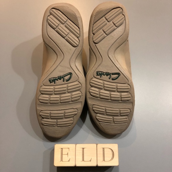 Clarks Women’s Leather Lace Up Walking Sneakers - Picture 7 of 8